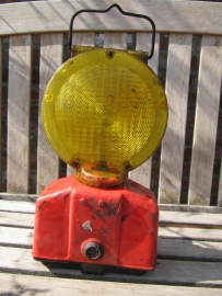 Signal lamp with red base