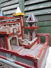 Heel leuk brocante houten speelgoed kasteel
