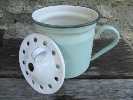 Emaille brocante mintgroene melkkoker