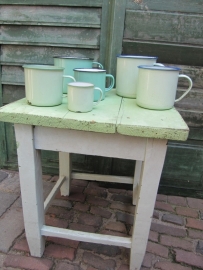 Brocante boeren krukje mint/ licht-groen