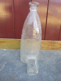 Antieke Franse grote vogeldrink fles