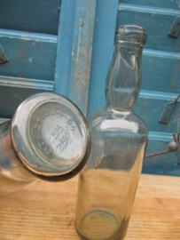 Set van 2 Stuks oude glazen flessen