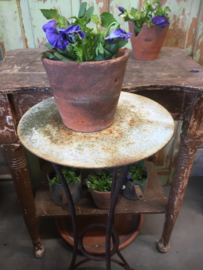 Brocant metalen planten tafeltje