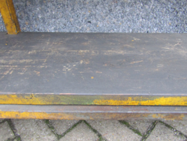 Oude industriële werkbank/tafel*
