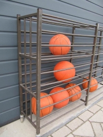 Metalen (ballen) rek