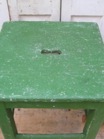 Brocant houten krukje met handgreep