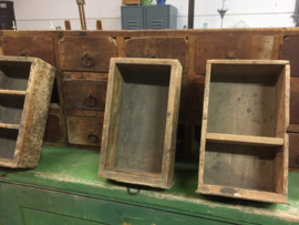 Antiek houten ladenkast