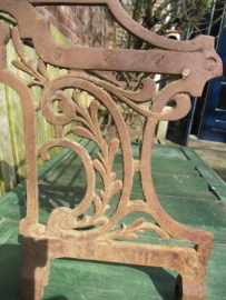 Oud gietijzeren rek of etagere