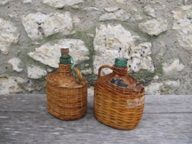 Leuke brocante Ovale kleine mand fles