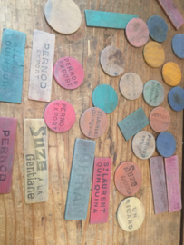 Brocant kistje met letterplaatjes
