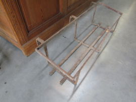Brocant metalen bloembak