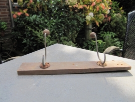 Kapstokje met 2 haken