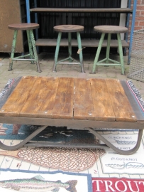 Table of old black metal pallet