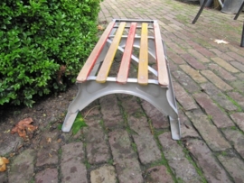 Oude aluminium slede.