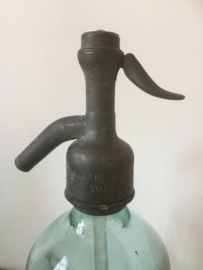 Oude kleine spuitfles met opdruk 1/2 liter
