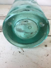 Oude kleine spuitfles met opdruk 1/2 liter