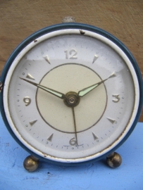 Leuk klein oud brocante wekkertje