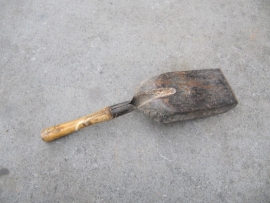 Brocante metalenschepje.