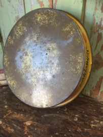 Oud metalen dienblad