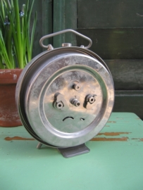 Brocante metalen grote wekker