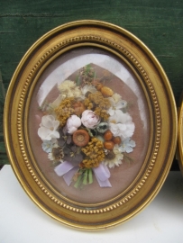 Brocante Ovaal fotolijstje met droogbloemen