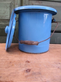 Enamel blue bucket with lid