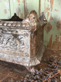 Antieke set gietijzeren jardinière