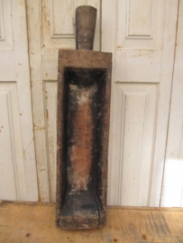 Antieke bak met handvat