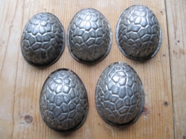 Egg mold with a motif.