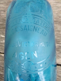 Franse antieke blauwe spuitfles uit Agen