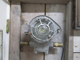 Industriële wand of plafondlamp
