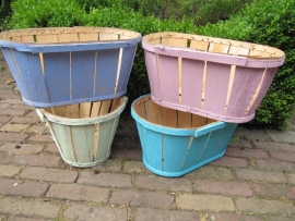 Brocante old oval fruit box or basket.