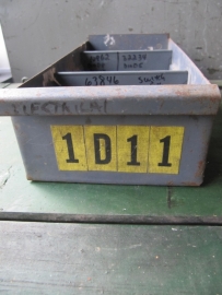 Nice little metal 3-compartment tray