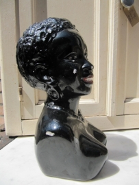Brocante stijlvol beeldje van Afrikaanse vrouw