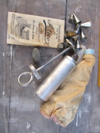 Vintage cake decorating set van het merk Ateco