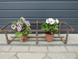 Brocant metal flower box