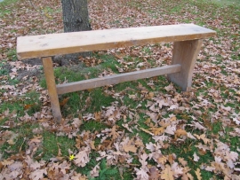 Oude houten bankjes