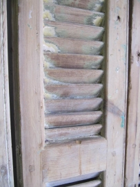 Louvered door antique double.