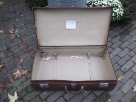 Hele mooie grote oude Franse bruine koffer