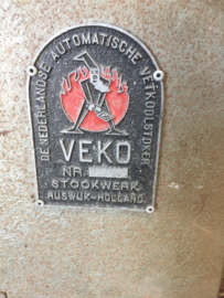 Oud industrieel wandkastje
