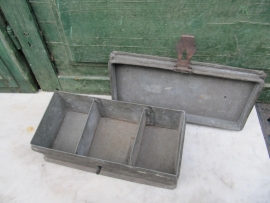 Super cute and old sink box