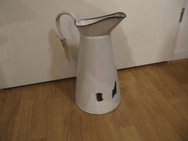 Emaille witte waterkan