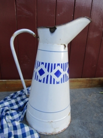 Brocante Franse emaille waterkan.