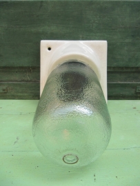 Brocante wall lamp with porcelain plate / foot.