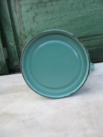 Groene emaille melkkan