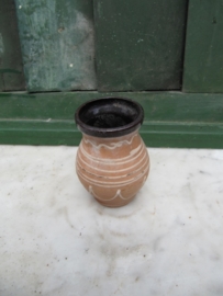 Terracotta pot, small