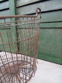 Leuke oude brocante draadmand