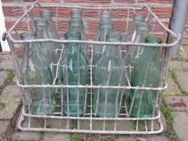 Brocante galvanized milk crate with 12 bottles of 1 liter