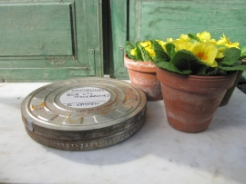 Brocante old metal film can