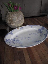 Large oval serving dish Maestrichts pottery series Nemone